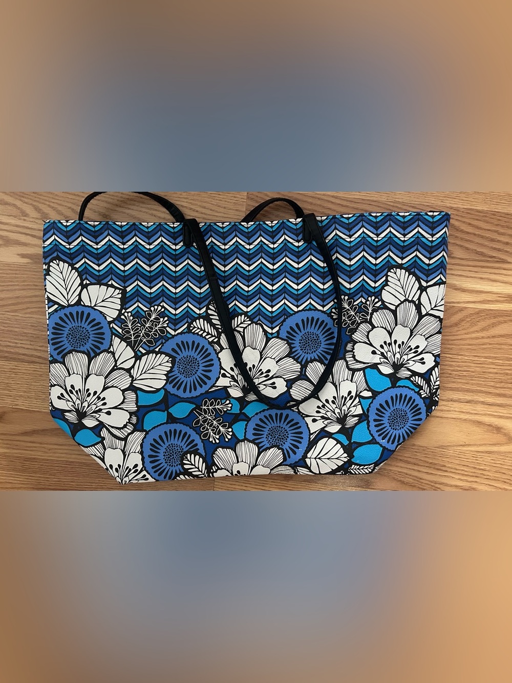 Vera Bradley Blue Bayou Waves Large Tote